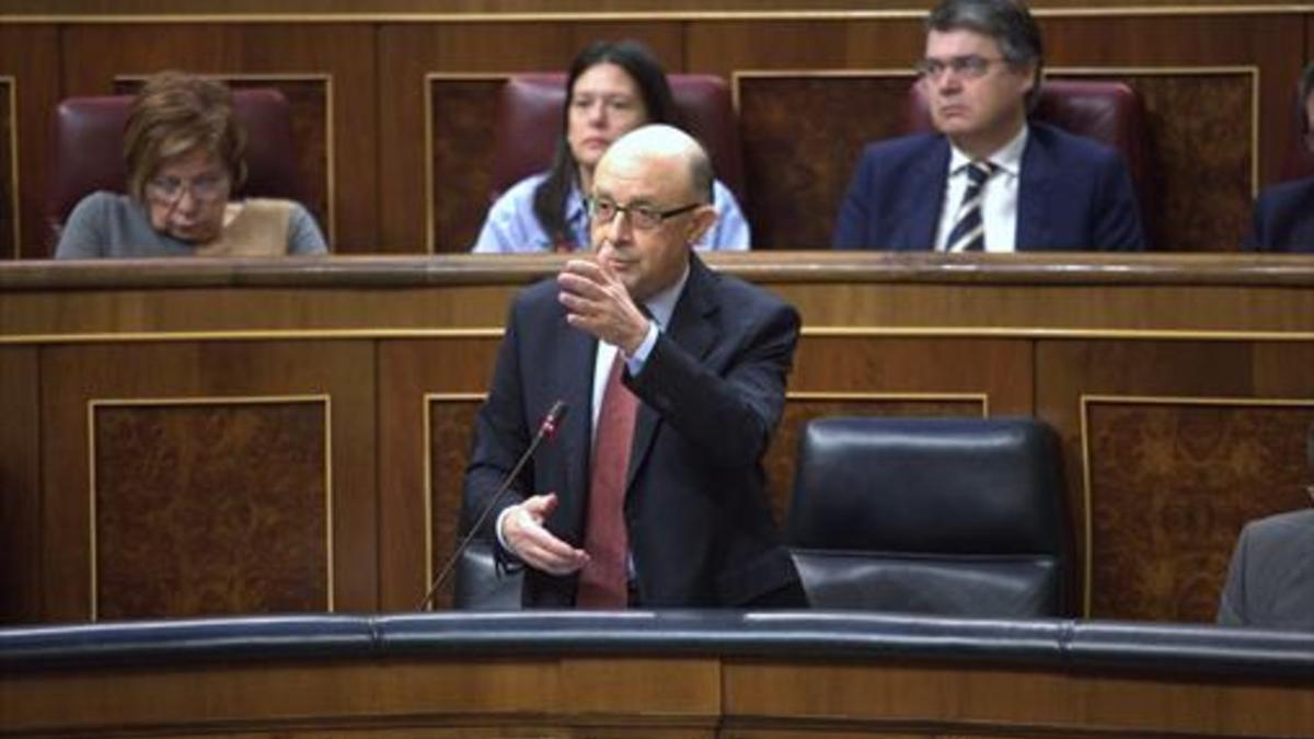 Cristóbal Montoro, en el pleno del Congreso de los Diputados.