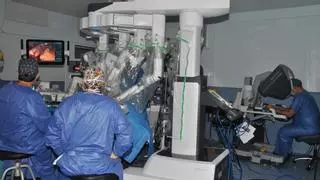 El General es el primer hospital de la Comunitat en realizar cirugía de obesidad con robot