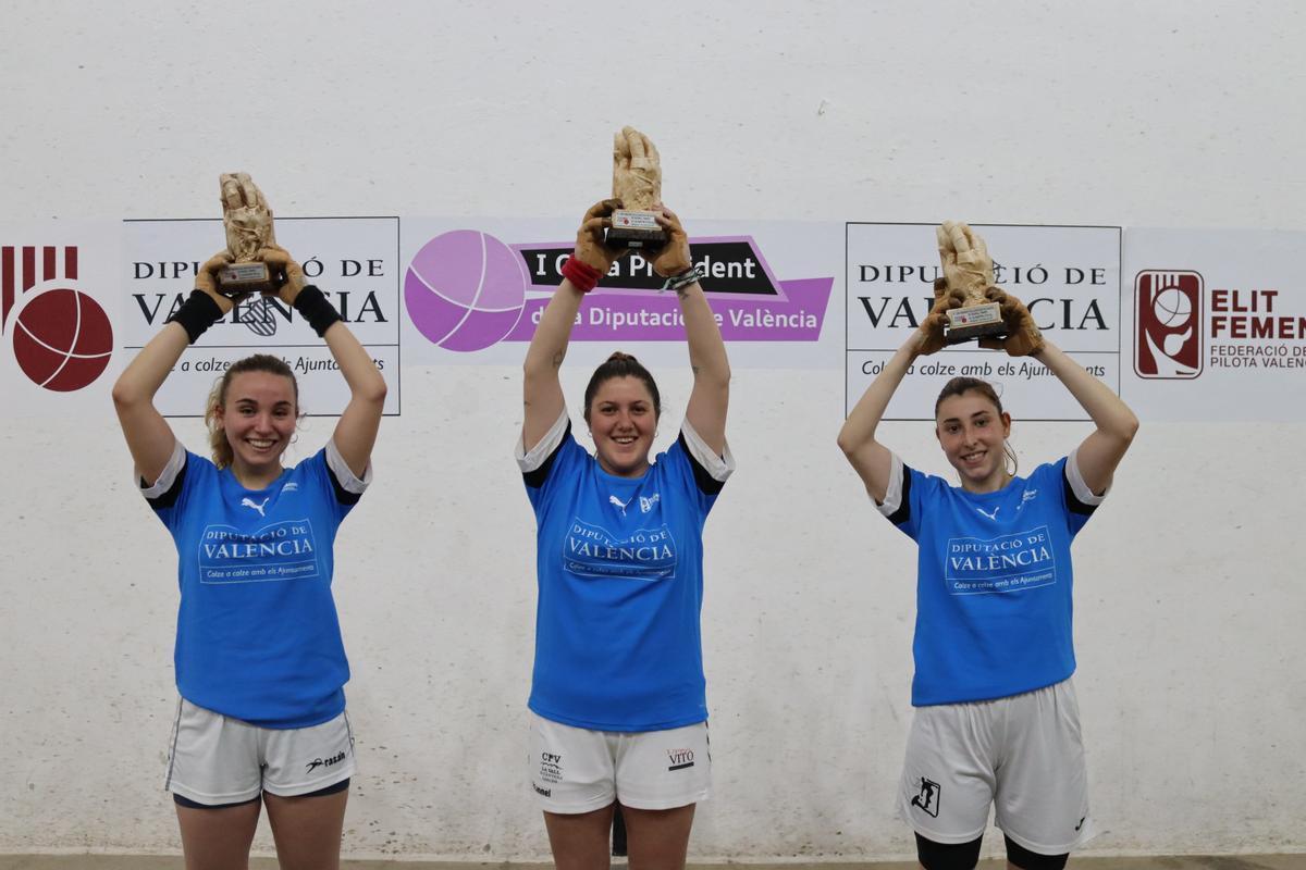 Aida, Fanni i Amparo, les campiones