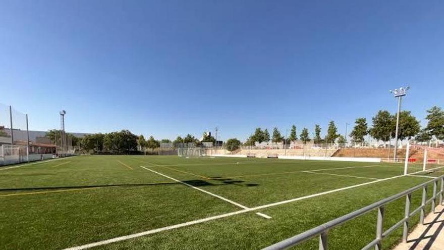 El Ayuntamiento de Zaragoza anuncia una inversión de más de 3 millones para renovar diez campos de fútbol y construir otros dos