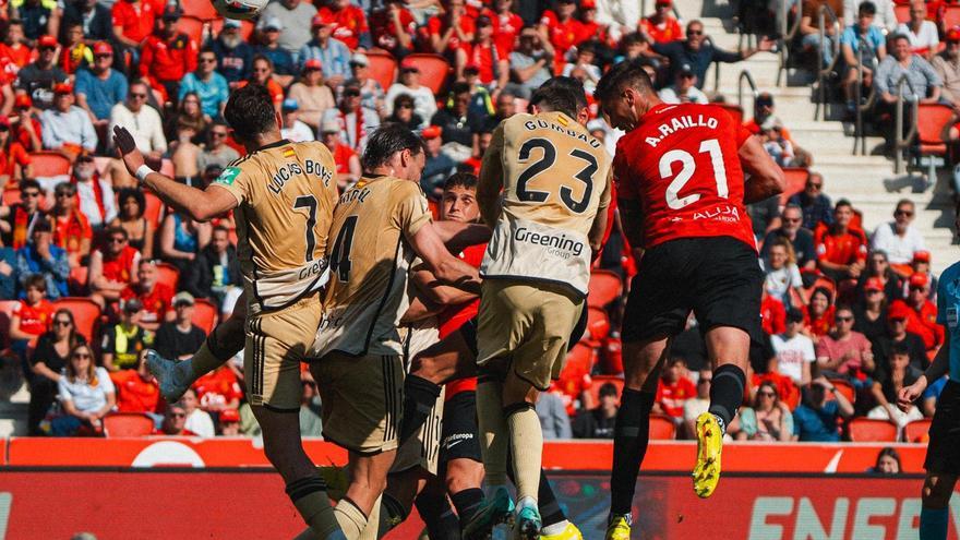 Aguirre amenaza Mestalla por vía aérea