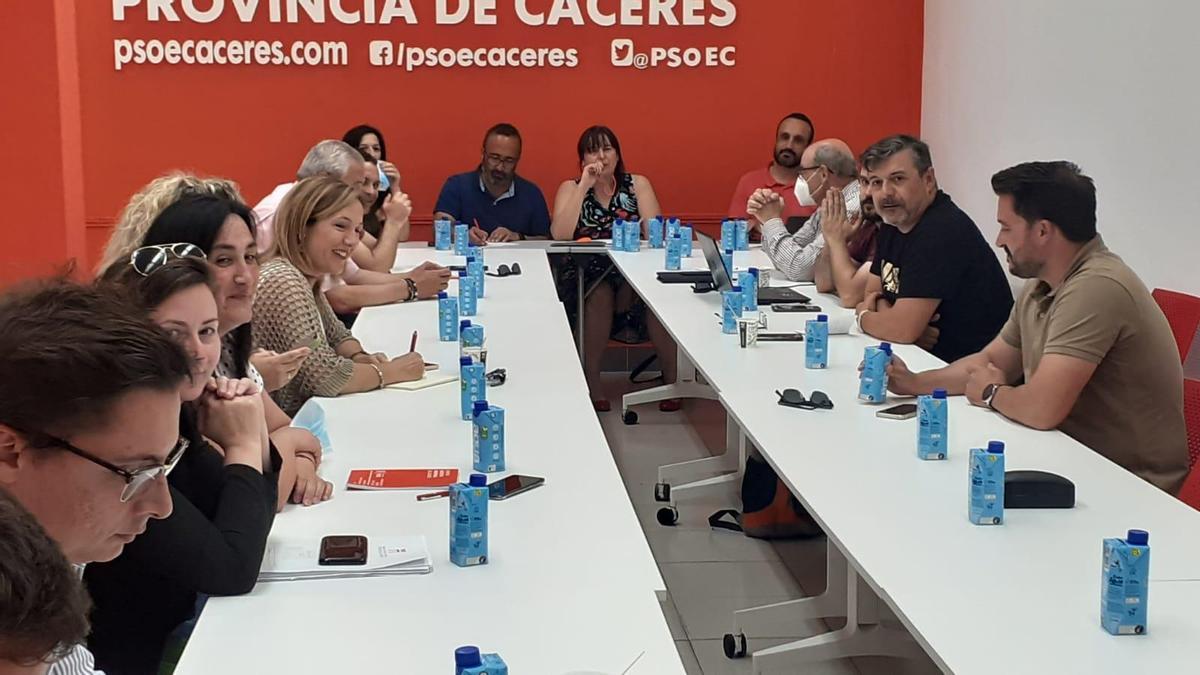 Reunión de la Provincial del PSOE en Cáceres.