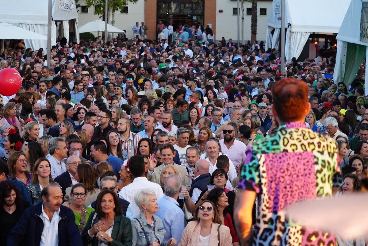 Una multitud llena el recinto ferial de Pozoblanco.