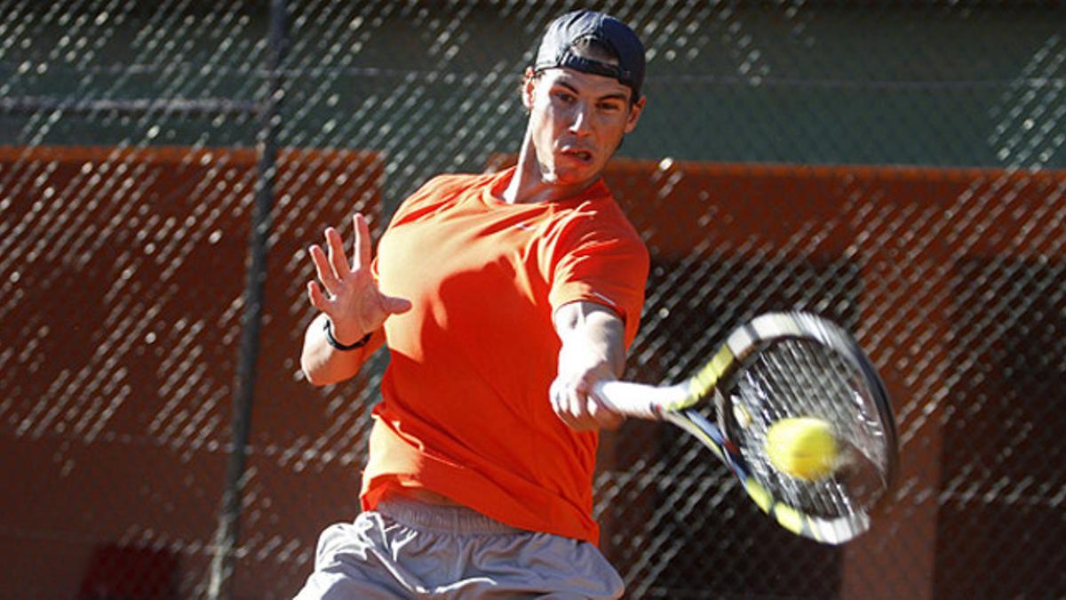 Nadal se entrena en Manacor, el pasado miércoles, antes de viajar a Chile.