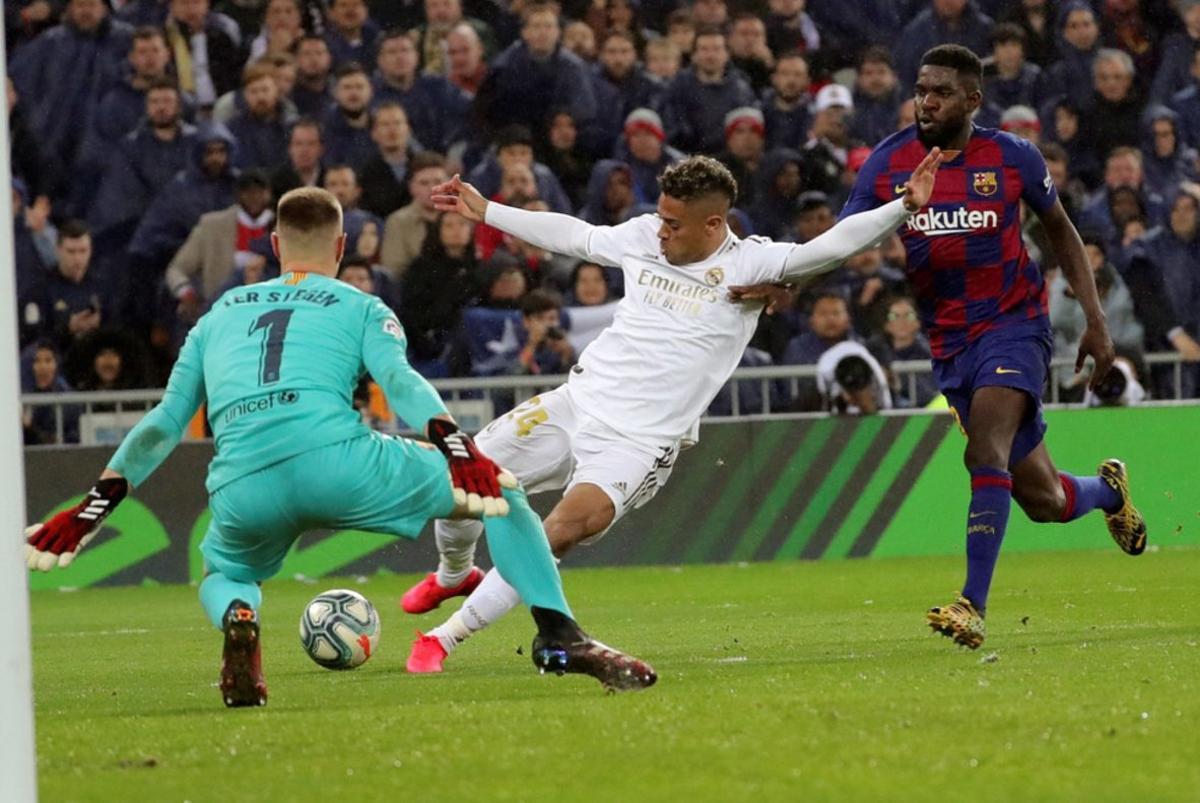 Las imágenes del Clásico entre el Real Madrid y el FC Barcelona de LaLiga disputado en el estadio Santiago Bernabéu, Madrid.