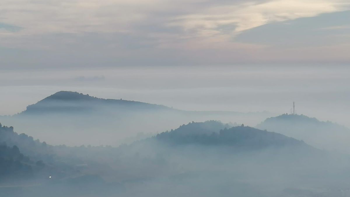 Una densa niebla cubre Castellón