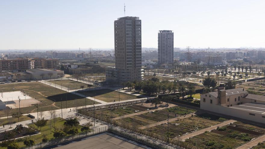 Polémica por la exención del canon a las empresas que harán pisos públicos