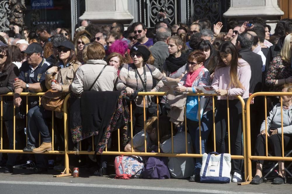 Búscate en la mascletà del 8 de marzo