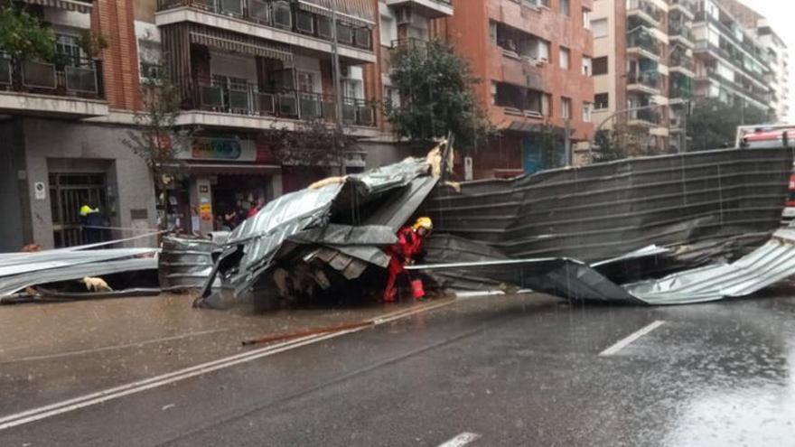 Jornada d&#039;estralls al Vallès per les tempestes i el vent