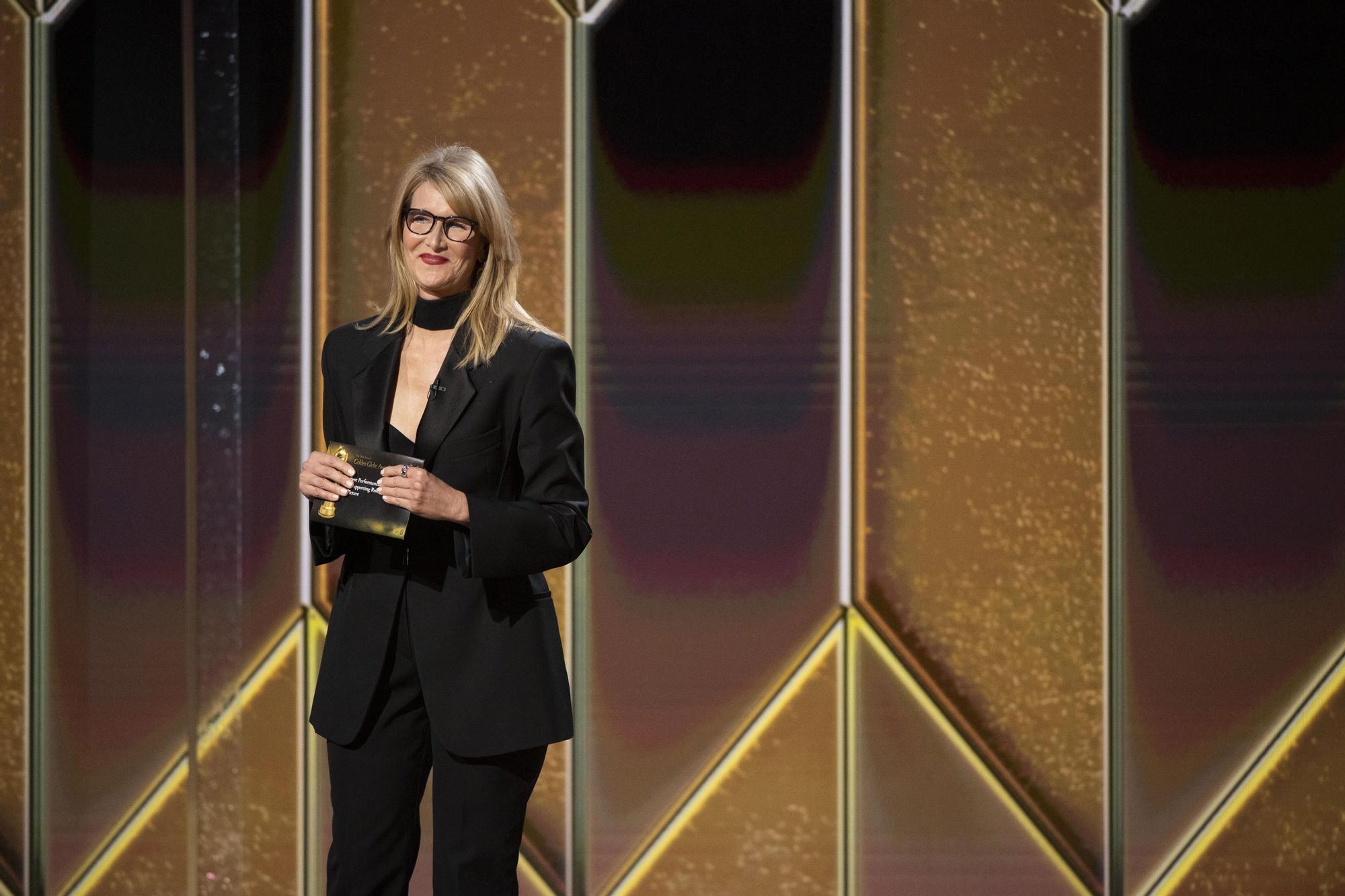 Laura Dern presenta el premio a la mejor Interpretación de un actor de reparto en una película