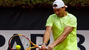 Nadal, durante un entreno en Roma