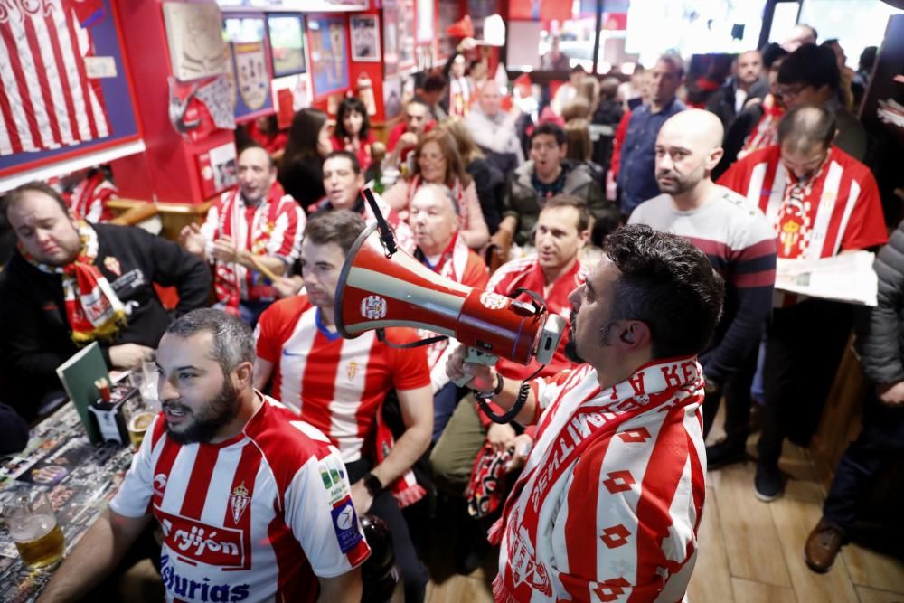 Derbi asturiano: Aficionados del Sporting viviendo el partido