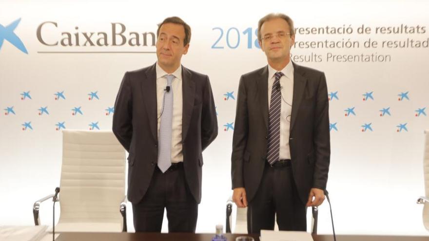 Gonzalo Gortázar y Jordi Gual, consejero delegado y presidente de CaixaBank, el 1 de febrero en València