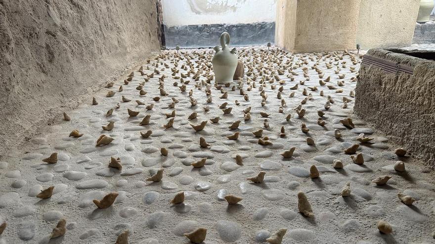 700 pájaros de harina, un botijo y el sonido del agua: “Almanazel II” llena de memoria L’Aljub de Bellaguarda