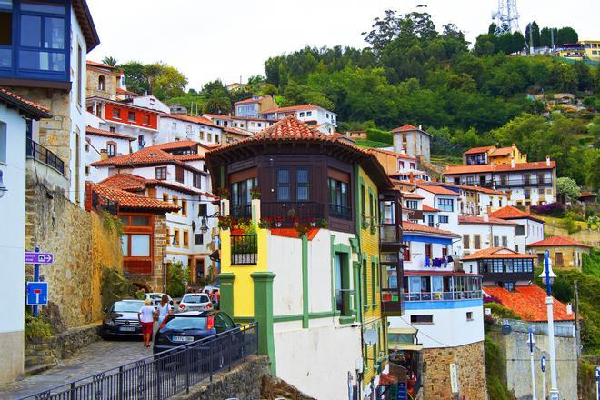 Lastres, en Asturias, es puro colorido.