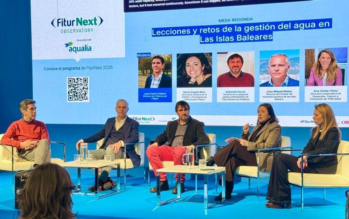 La mesa del debate del agua.
