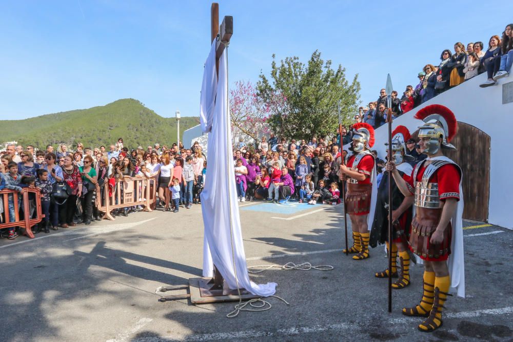 El calvario del Vía Crucis en Santa Eulària