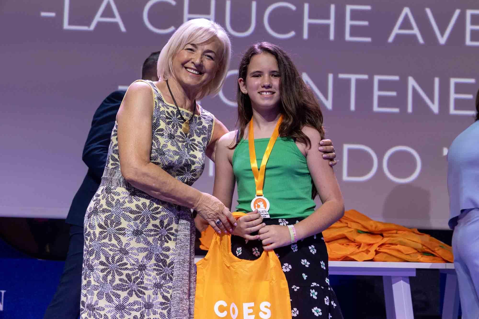 Entrega de premios del concurso infantil de relatos cortos "Cuéntame un cuento para comer" en el Club INFORMACIÓN organizado por COES