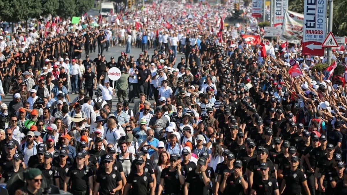 marcha por la justicia en turquia liderada por  kemal kilicdaroglu  c170709192735