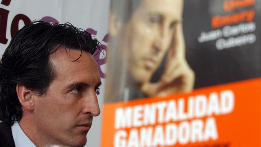 El entrenador del Valencia, Unai Emery, durante la presentación del libro &quot;Mentalidad ganadora. El método Emery&quot;.