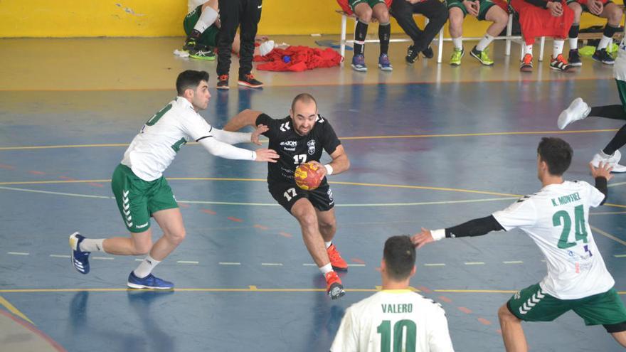 Sergio Rubio, en un partido con el Excursionista Eldense.