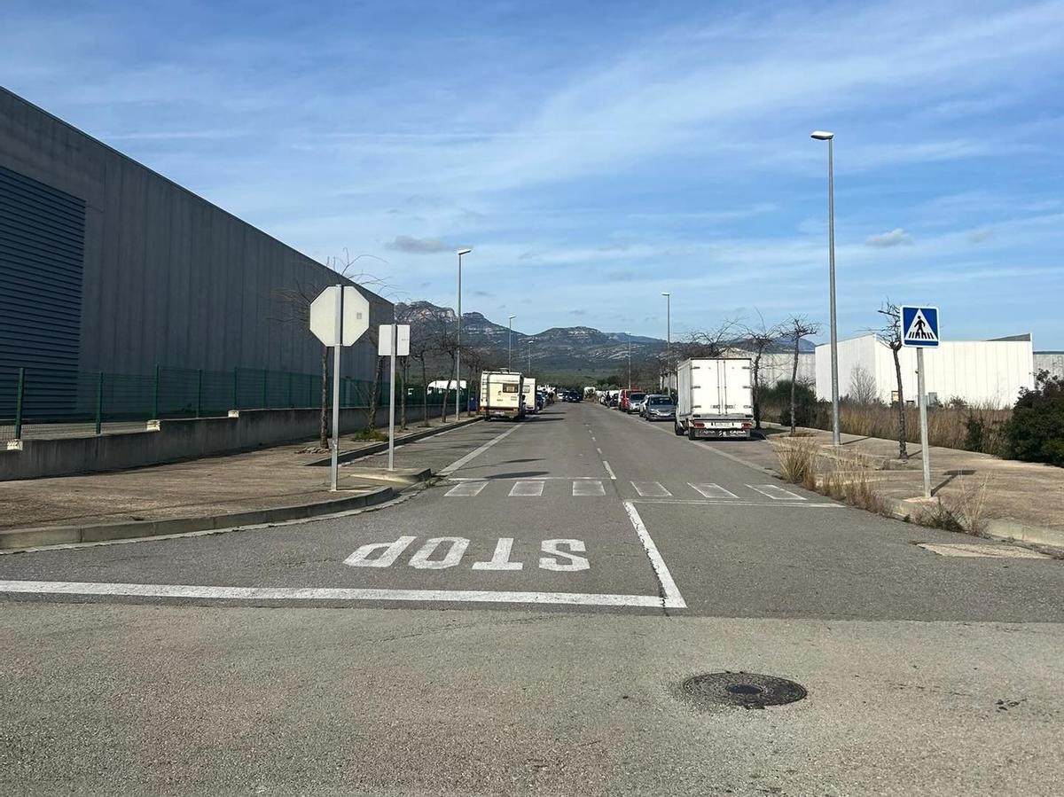 Acceso del polígono industrial Les Mataltes de La Sénia (Montsià).