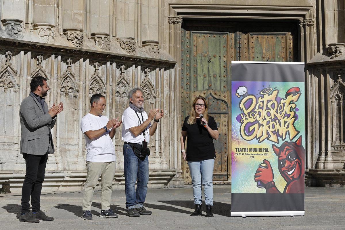 La presentació del cartell dels Pastorets, aquest matí a la plaça dels Apòstols.