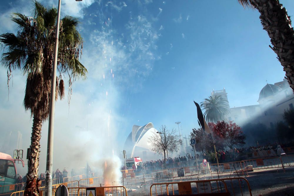 Mini-mascletà conmemorativa de la declaración de las Fallas como Patrimonio de la Humanidad