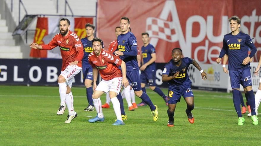 El UCAM se lleva el derbi por Los Alcázares