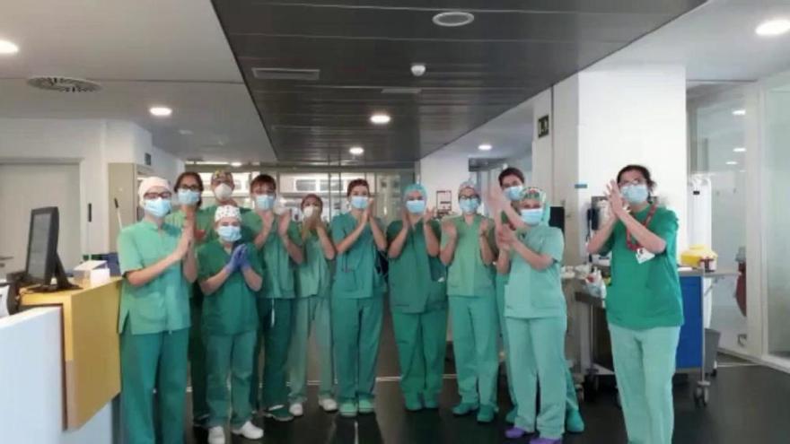 Aplauso sanitario en Elche al trabajo en equipo contra el coronavirus