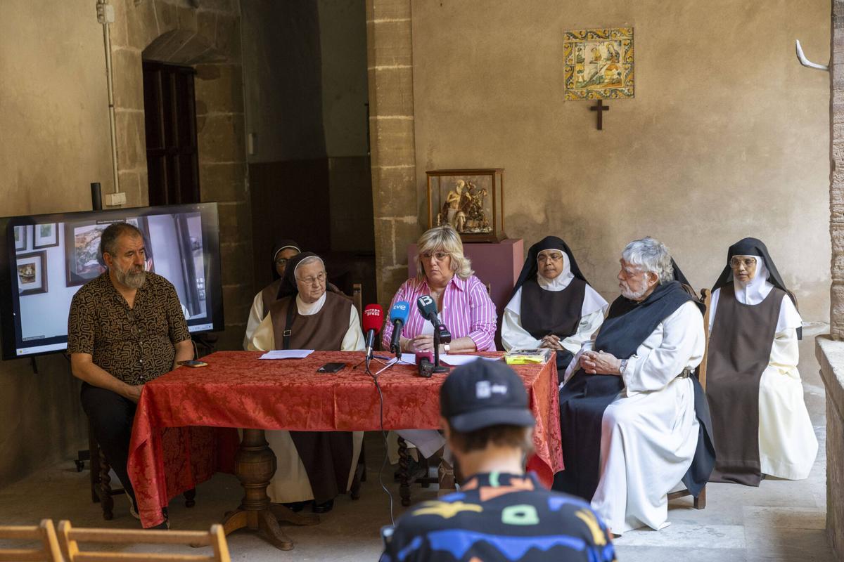 La rueda de prensa de las religiosas del monasterio de Santa Isabel en imágenes
