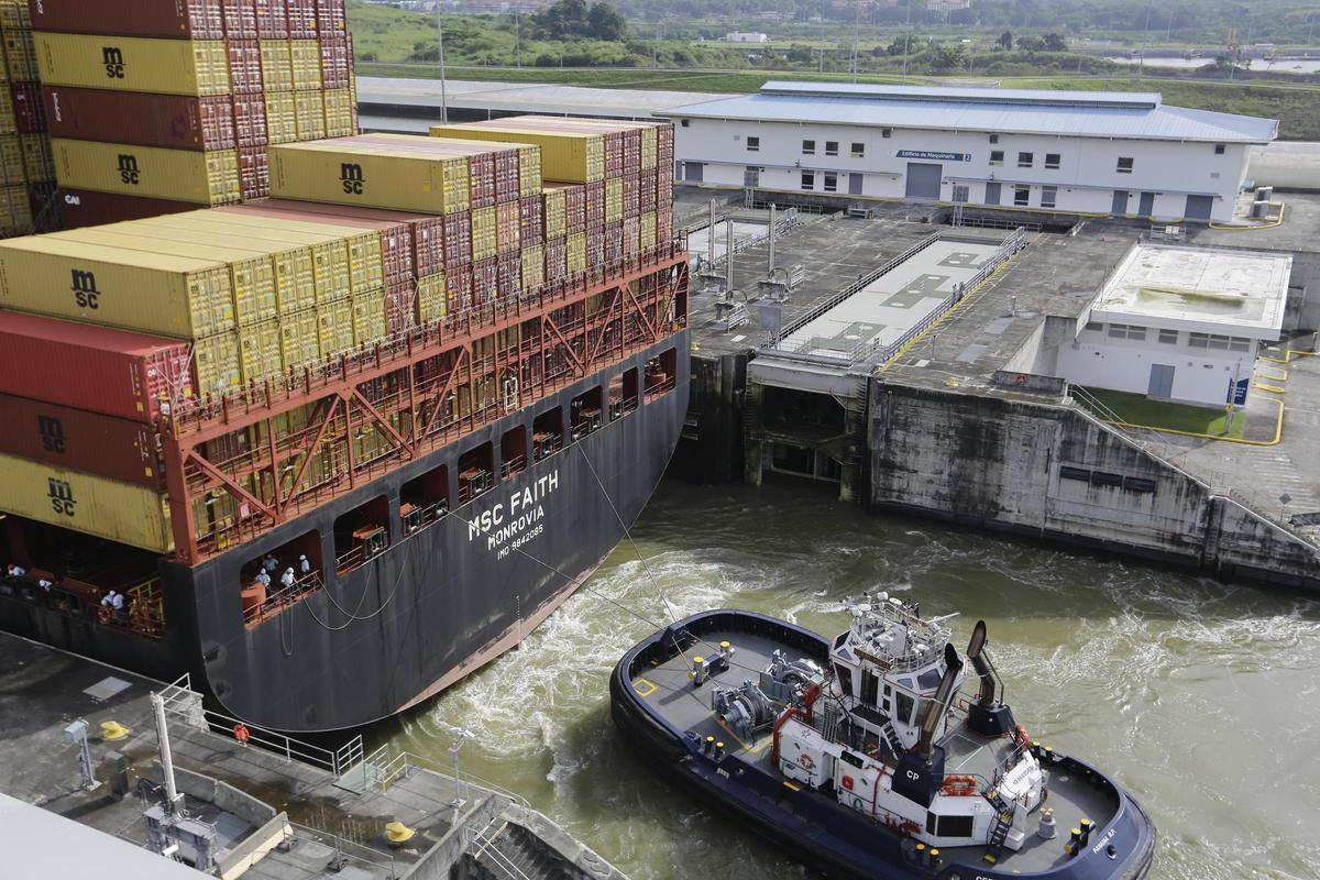 El canal de Panamá aumenta a 35 los tránsitos diarios y deja atrás crisis por la sequía