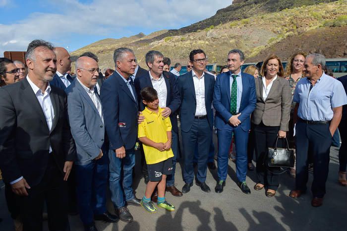 Apertura del primer tramo de la carretera de La ...