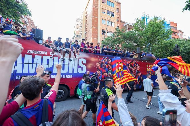 ¡De locos! Las mejores imágenes de una ciudad entregada al Barça
