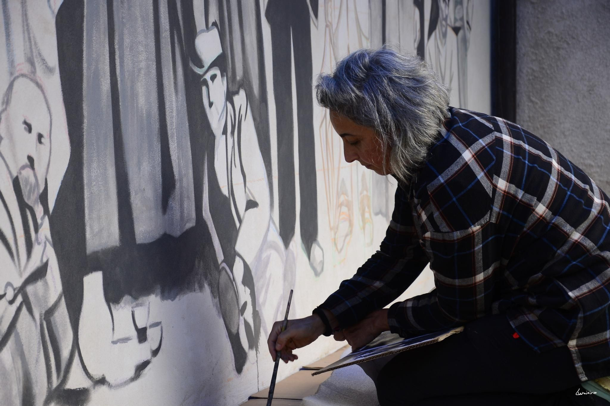 En imágenes: Así hizo María del Roxo el mural del Museo Etnográfico de Grandas de Salime