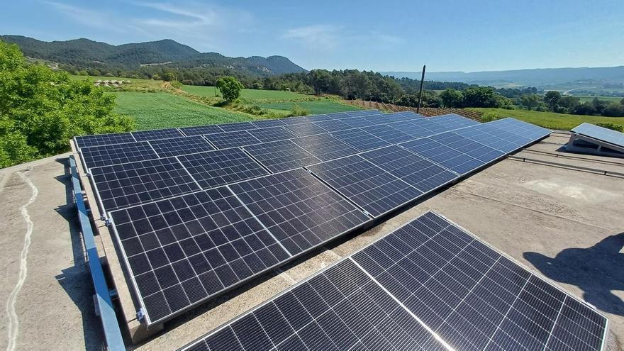 L’energia solar permetrà estalviar més d’un milió d’euros en la gestió de l’aigua al Bages