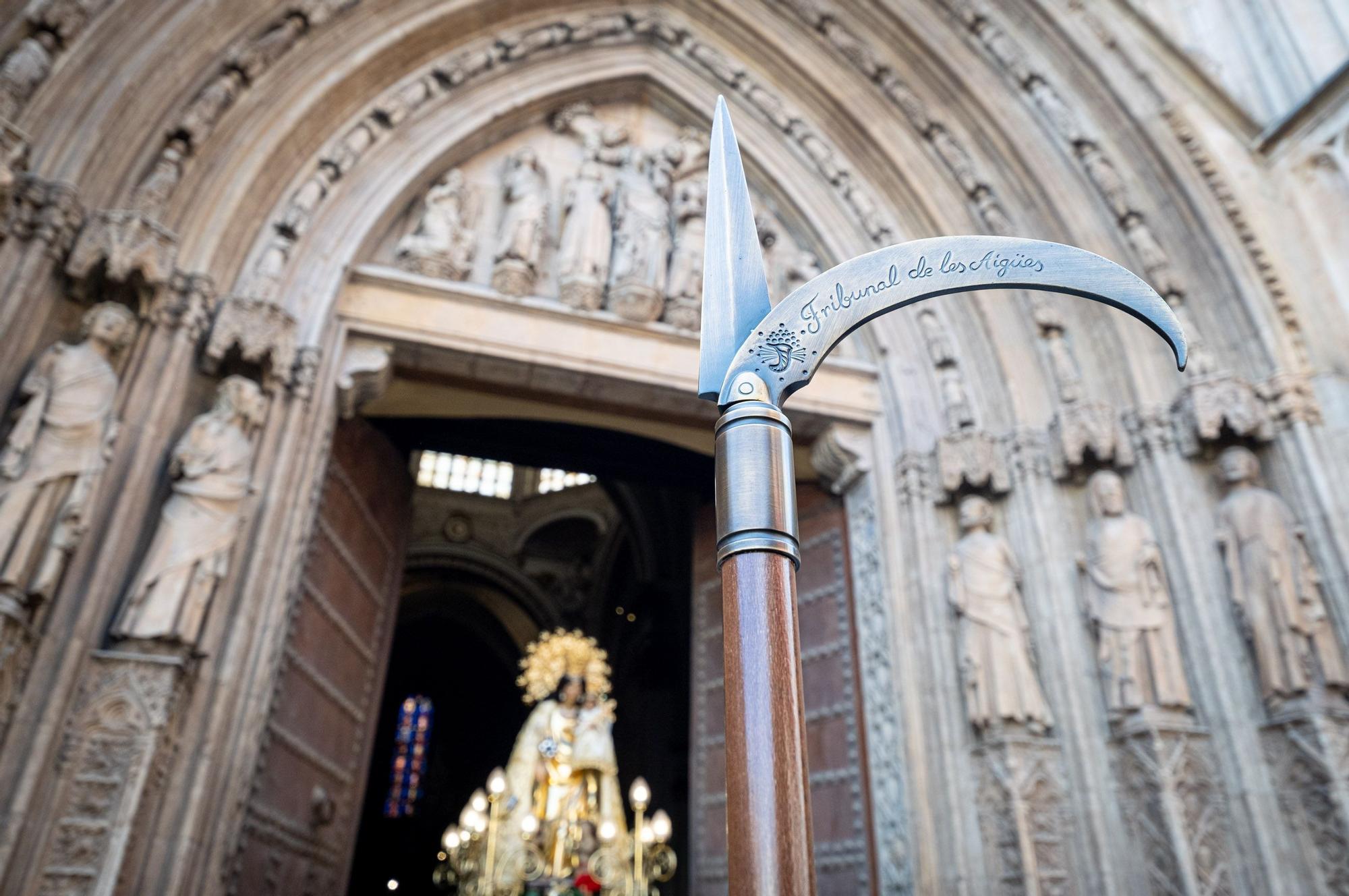 La Virgen de los Desamparados asiste al Tribunal de las Aguas