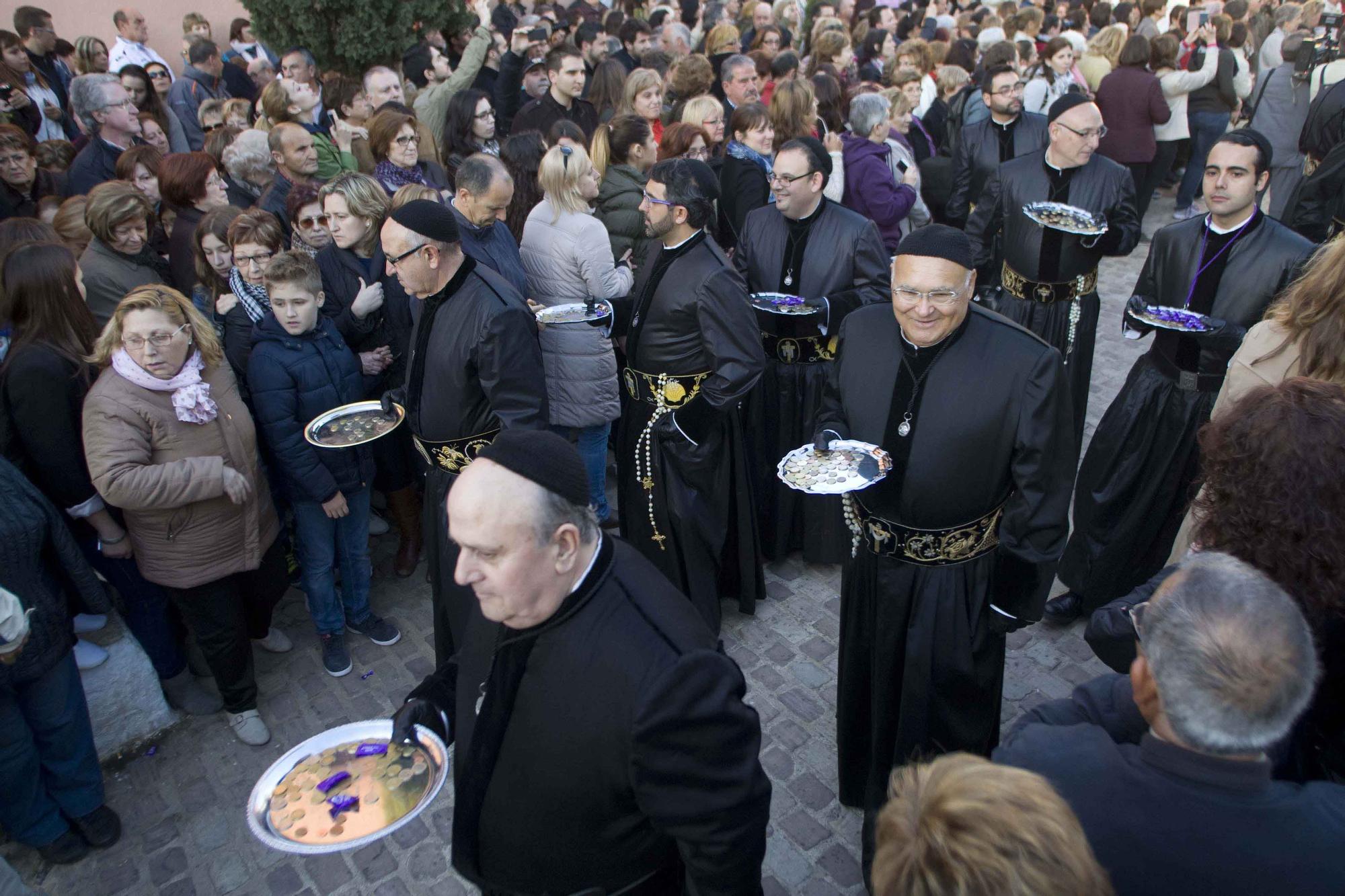 Vuelve a los últimos Viacrucis de la Semana Santa de Sagunt.