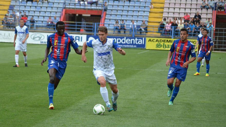 Chaparrón frente a Toni Doblas