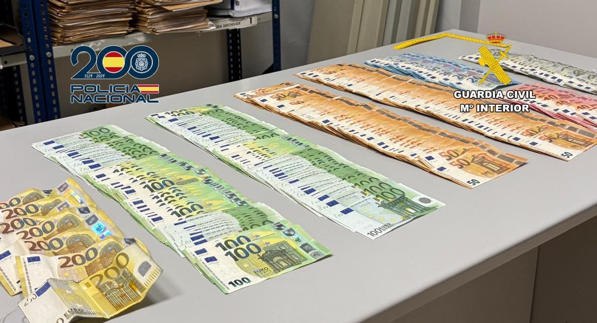 Dinero intervenido a la trama de Xàtiva: se cree que ganaron 135.000 euros con el fraude.