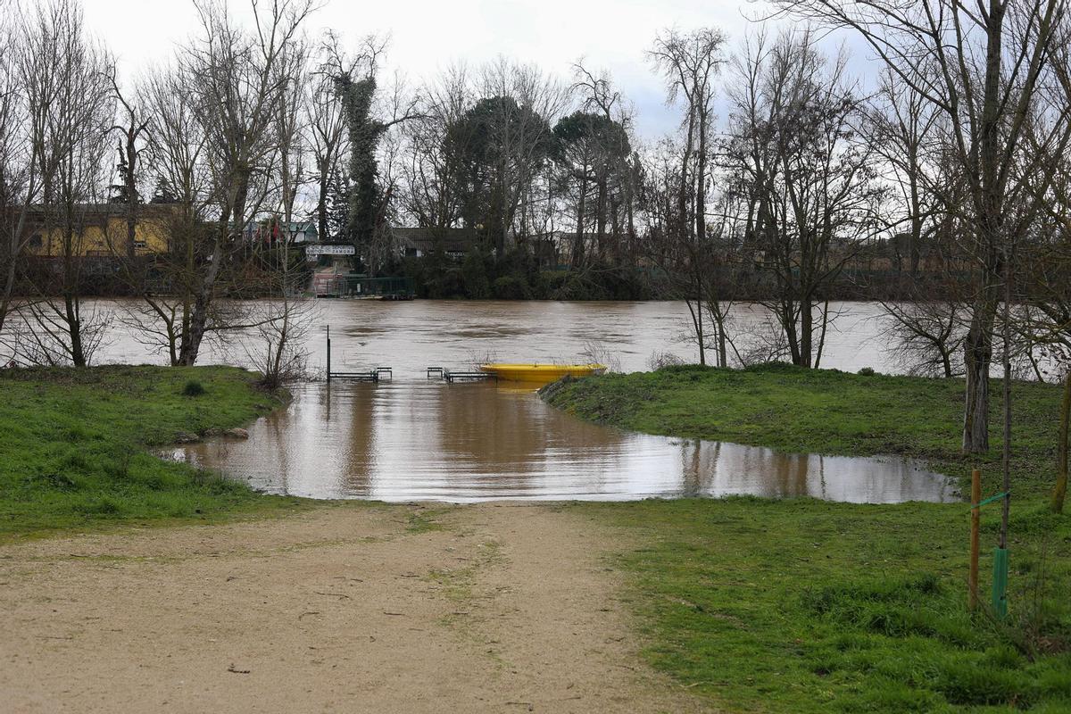 Embarcadero de la isla de las Pallas que conecta con el Club Náutico.