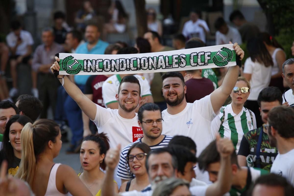 El Córdoba CF Futsal celebra el ascenso en Las Tendillas