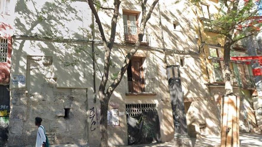 Parte de la muralla y antigua puerta de la ciudad: el pasado del edificio que desaparecerá en La Magdalena