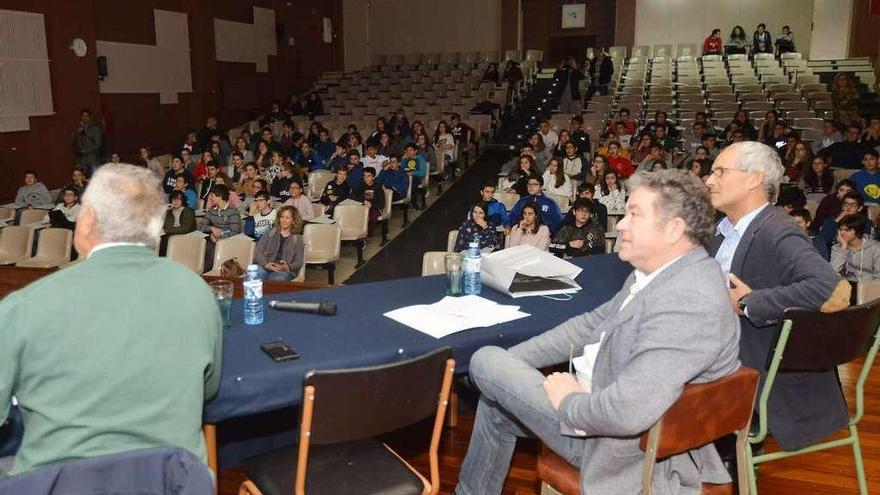 Un momento del debate sobre la mejora de la ribera del Gafos. // Gustavo Santos