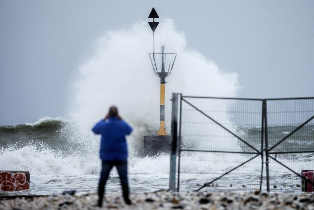 Trabajos en las playas dañadas por el temporal