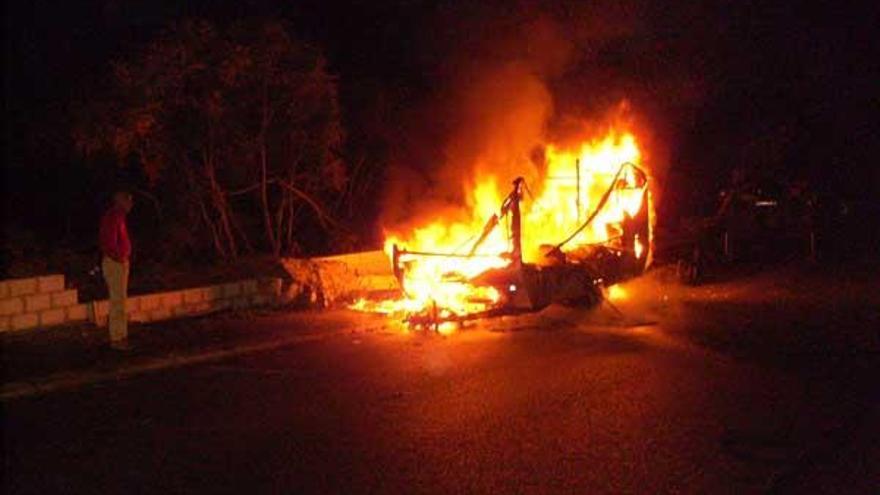 La caravana ardió con mucha rapidez.