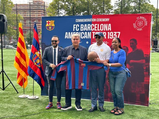 Acto de commemoración en Brooklyn de la gira americana del FC Barcelona el año 1937, en imágenes.