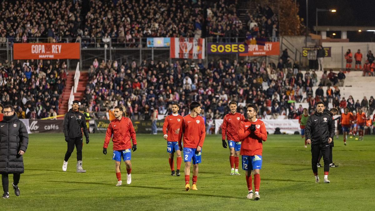 Los jugadores del Barbastro, en el partido de Copa del Rey contra el FC Barcelona.