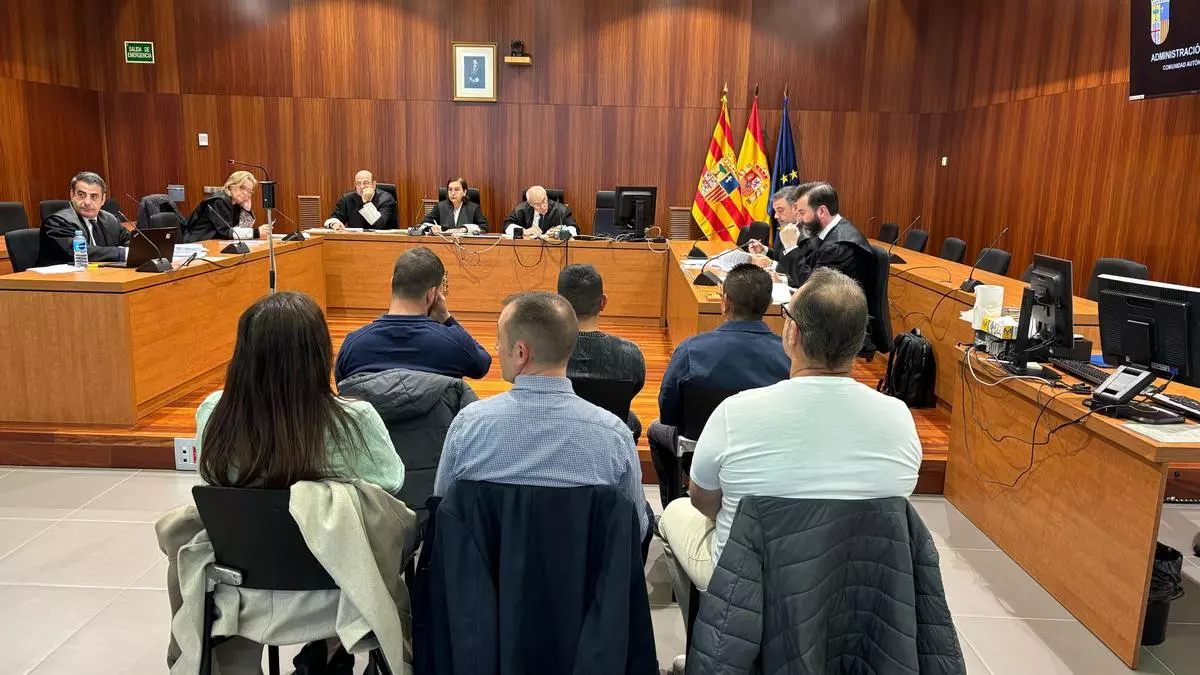 Tres policías locales de Utebo acusan a tres obreros de agredirles: "Iban borrachos, parecía una película"