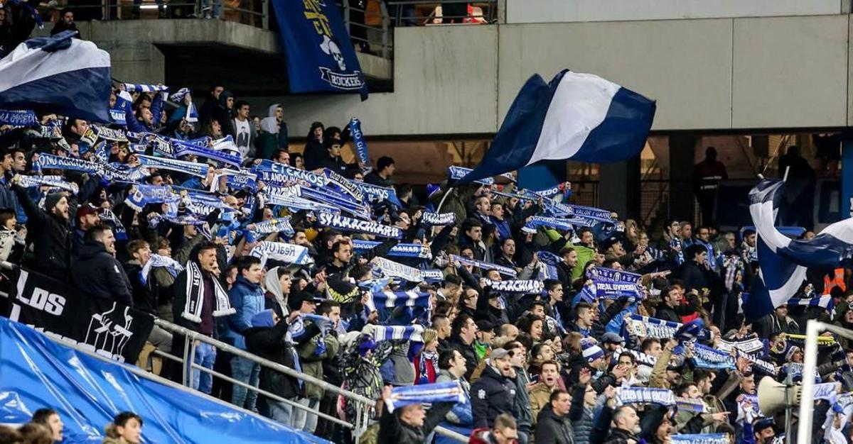 Una parte de la afición del Oviedo, durante el partido ante el Girona.